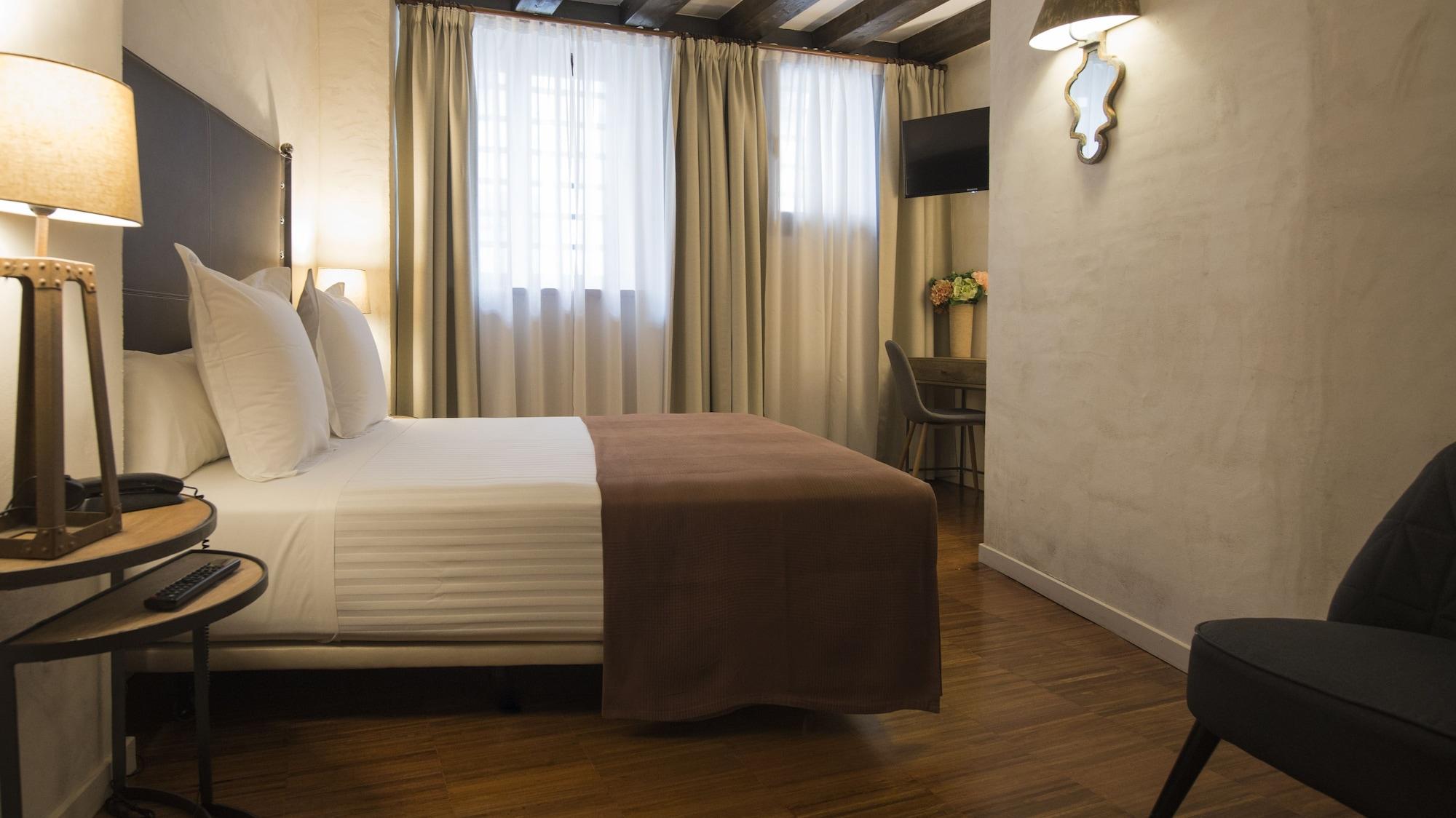 Abad Toledo Hotel Екстериор снимка
